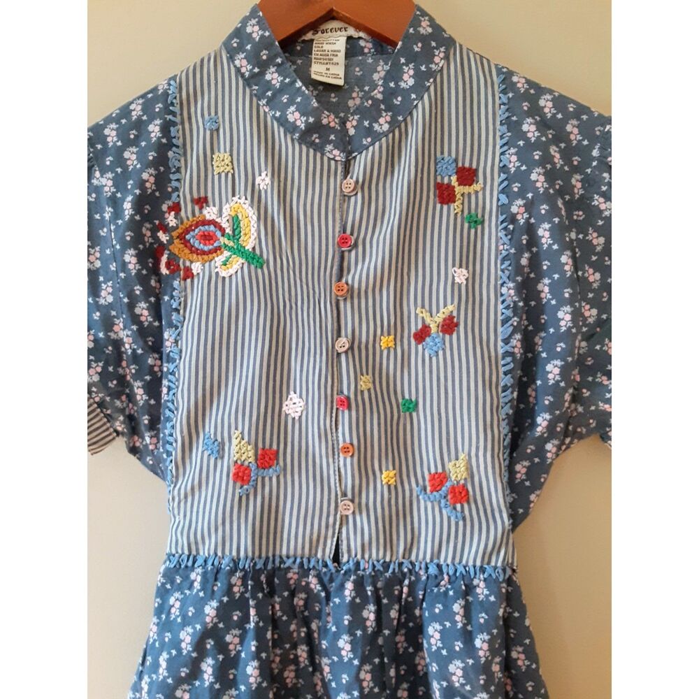 Forever 21 Women Blue Floral Embriodered Tie Babydoll Top Cottagecore Size M - Picture 3 of 6
